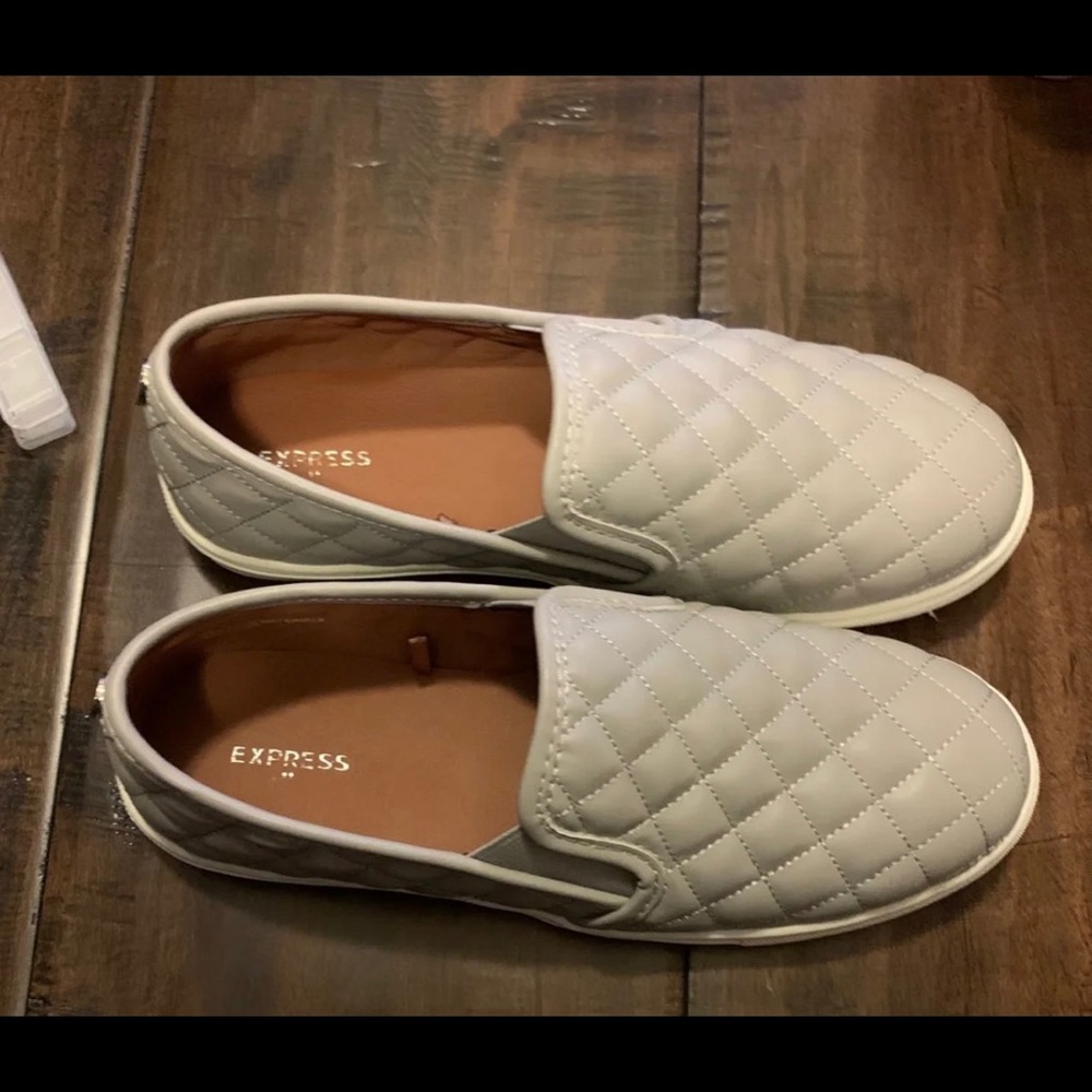 Express size 7 1/2 shoe